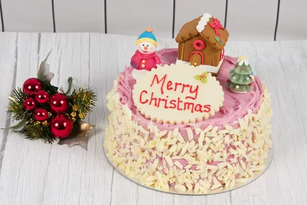 Strawberry and White Chocolate Christmas Cake