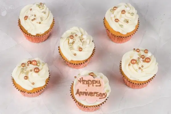 Personalised Rose Gold Boutique Cupcakes